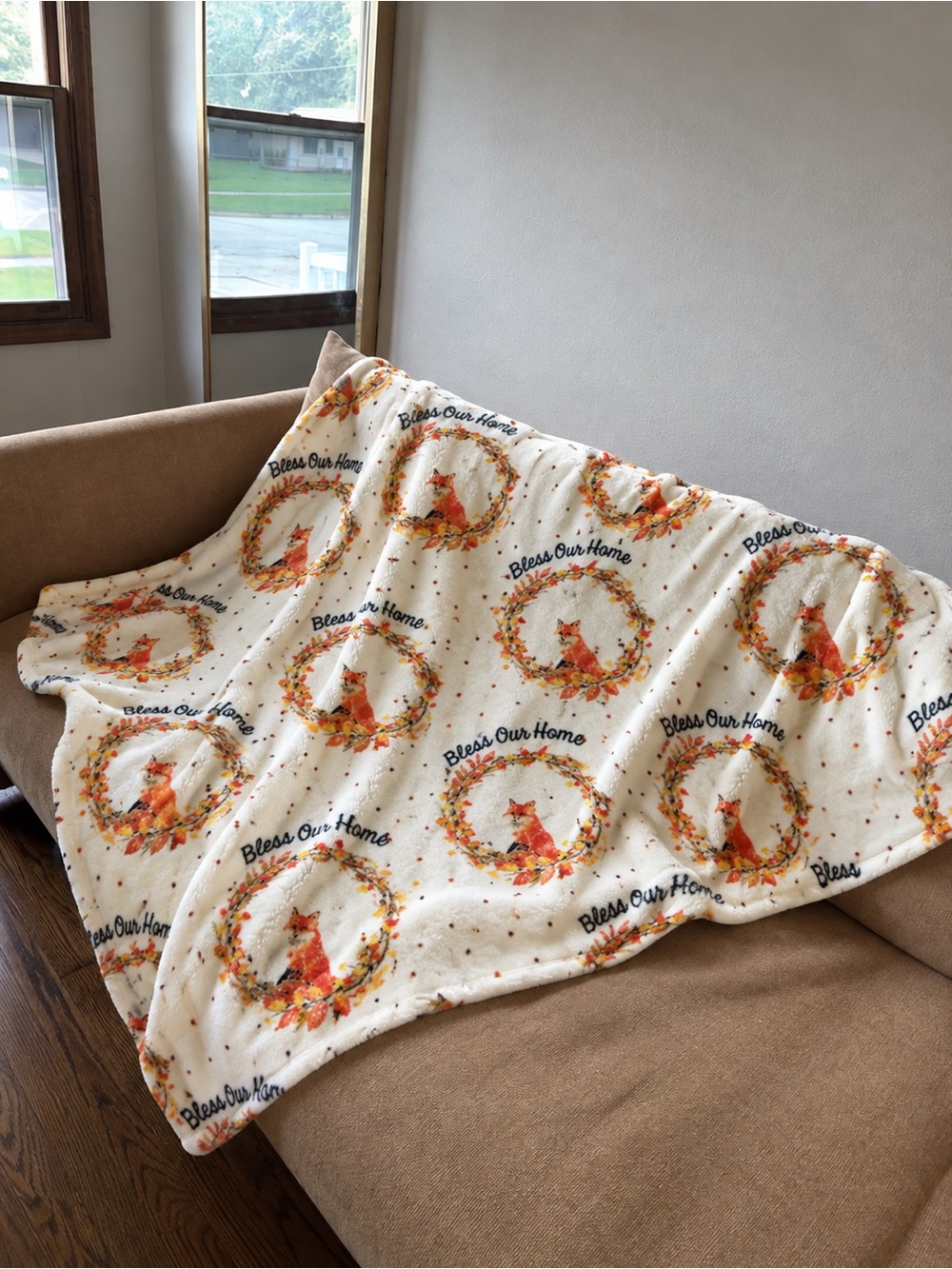 Grateful Autumn Fox Plush Throw Blanket - Cream & Orange